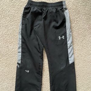Youth Under Armour active pants - loose fit XS